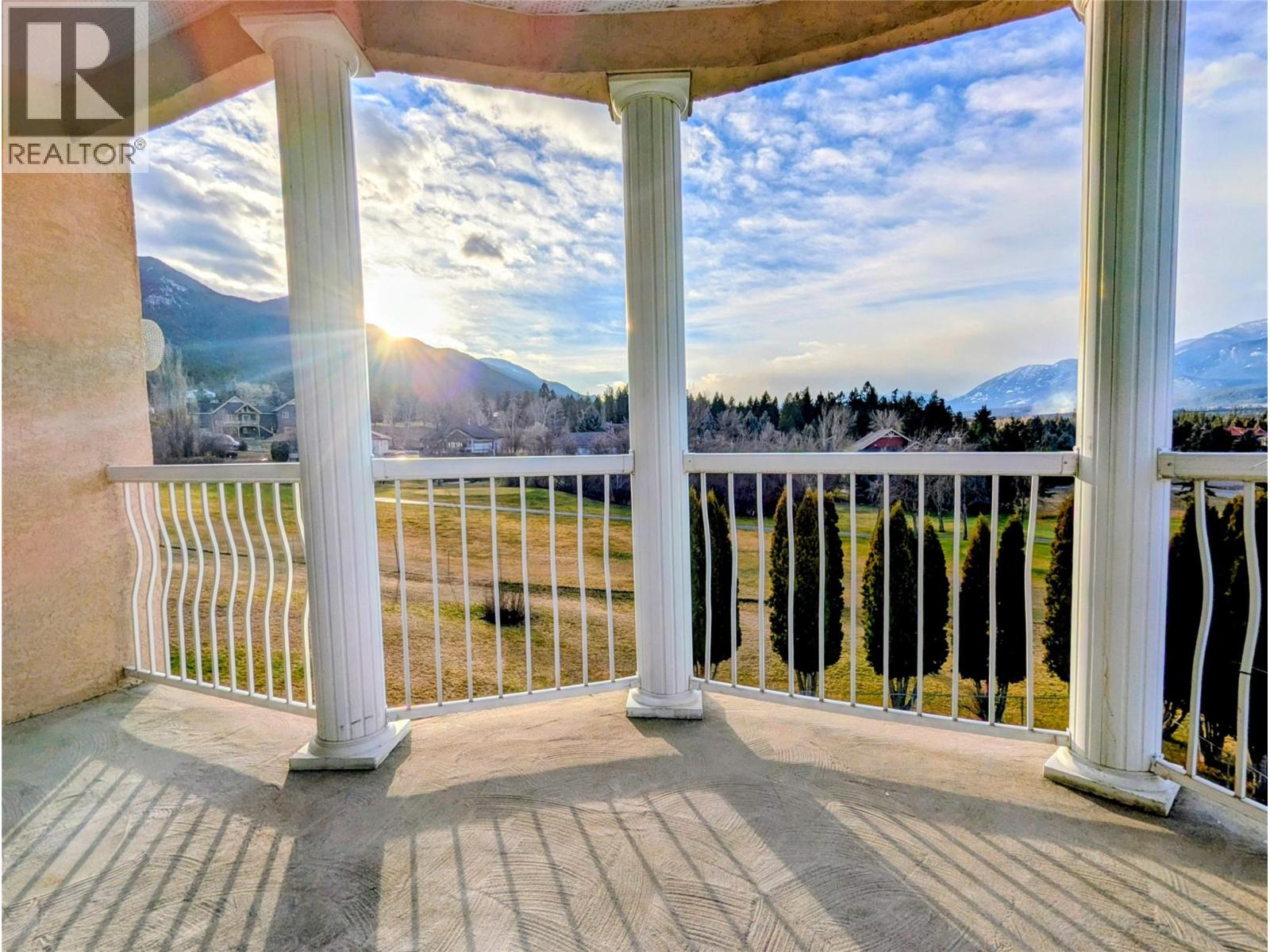 5052 Riverview Road Unit# 2008a, Fairmont Hot Springs, British Columbia V0B 1L1 - Photo 2 - 10371197