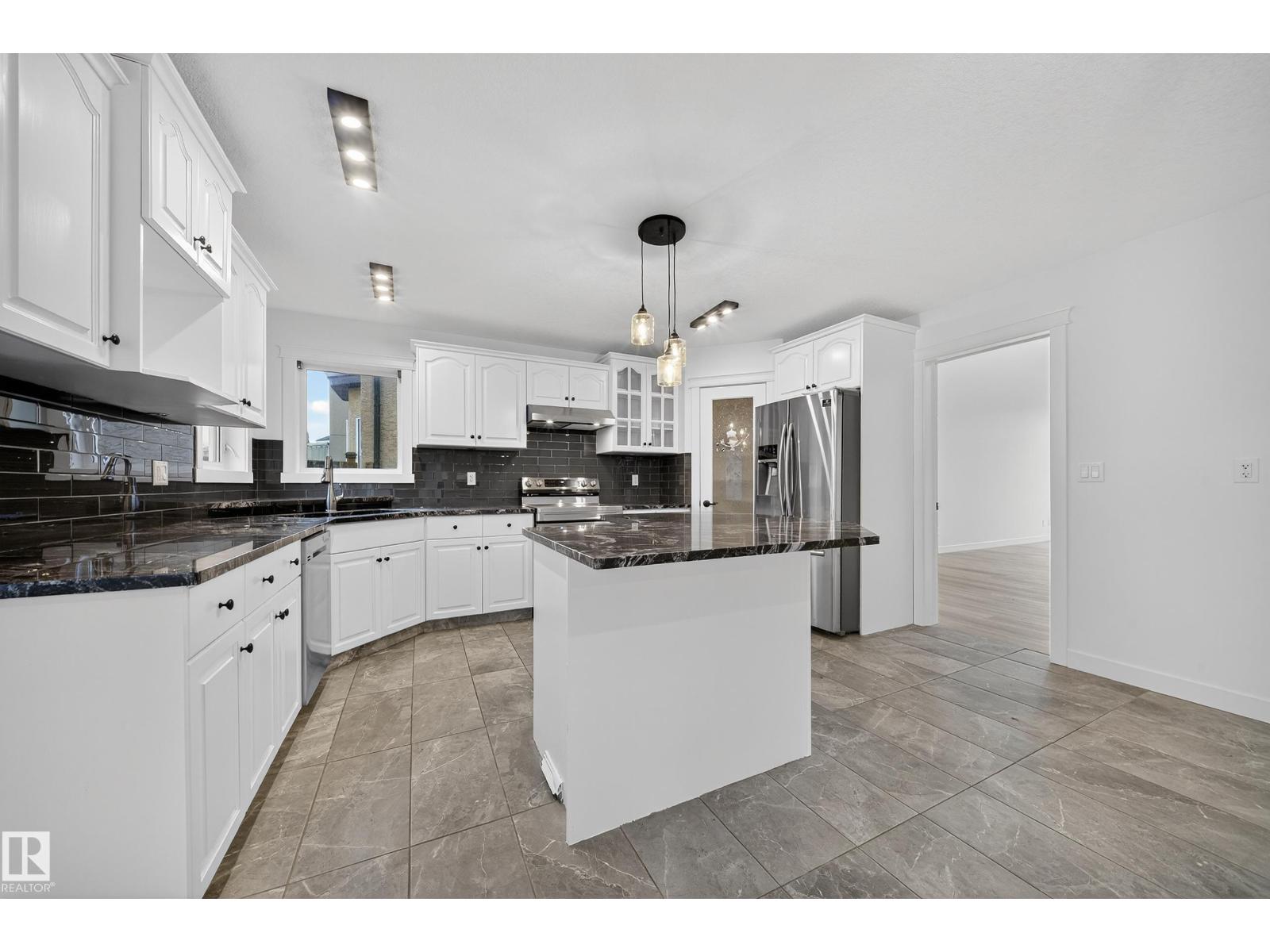 10916 175 Av Nw, Edmonton, Alberta  T5X 0B7 - Photo 29 - E4466237