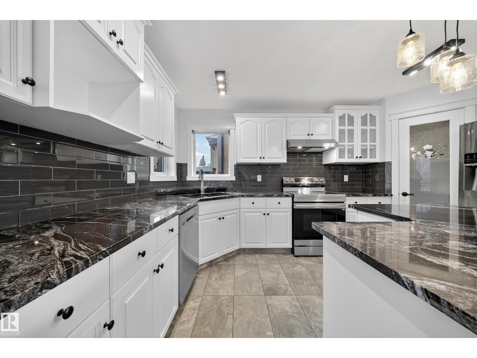 10916 175 Av Nw, Edmonton, Alberta  T5X 0B7 - Photo 26 - E4466237