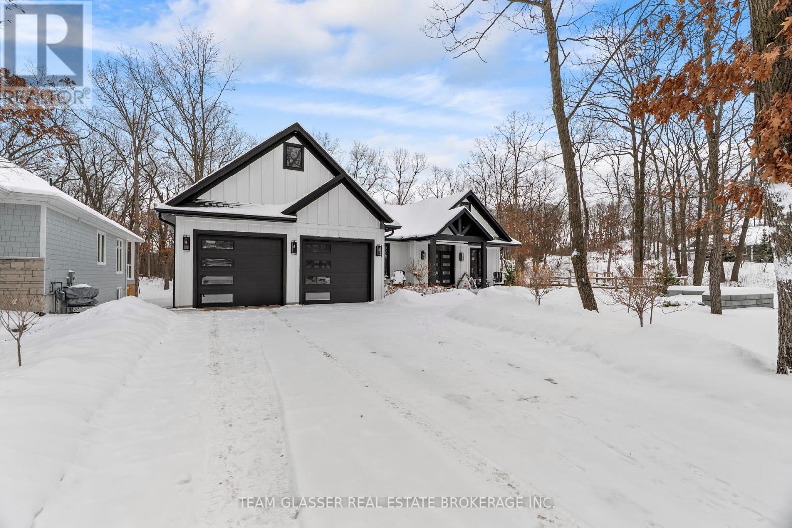 10143 PINERY BLUFFS ROAD, Lambton Shores, Ontario