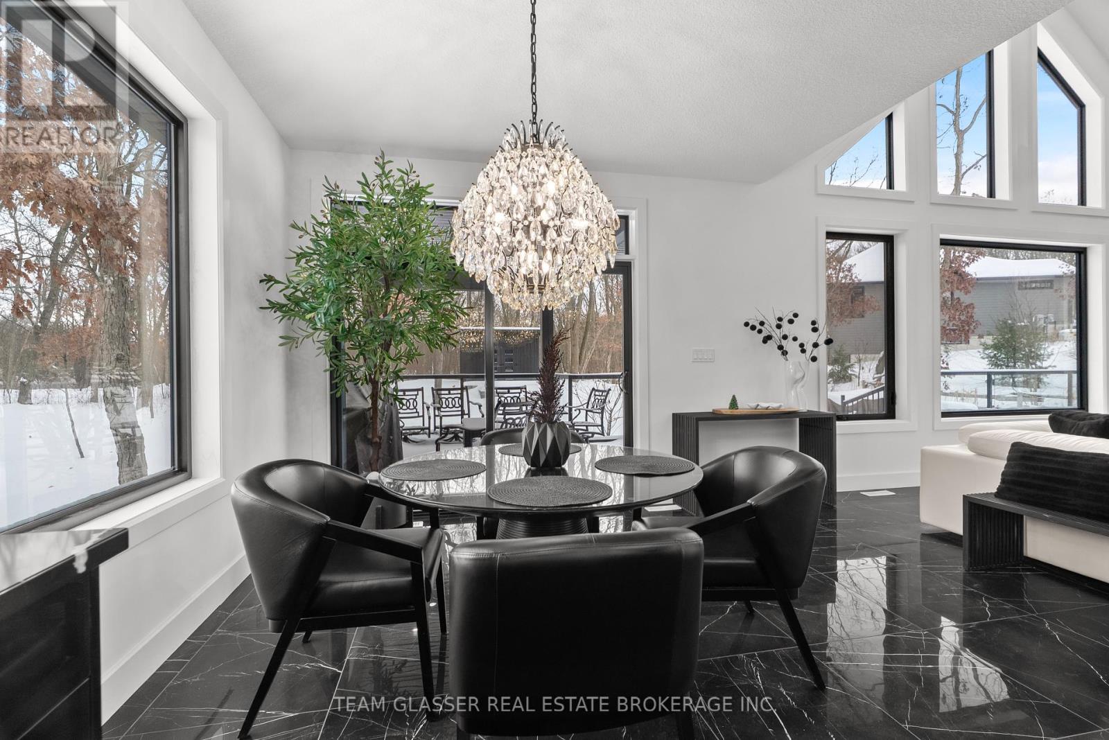 10143 Pinery Bluffs Road, Lambton Shores, Ontario  N0M 1T0 - Photo 18 - X12641572