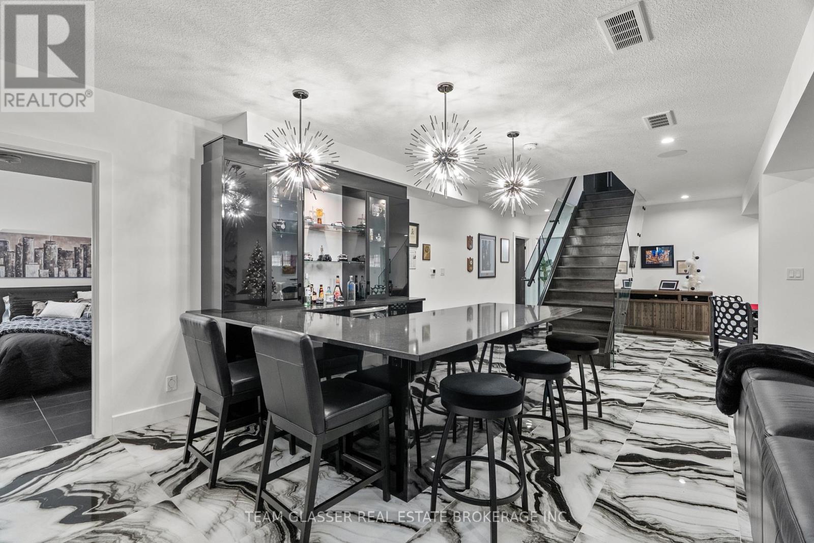 10143 Pinery Bluffs Road, Lambton Shores, Ontario  N0M 1T0 - Photo 31 - X12641572