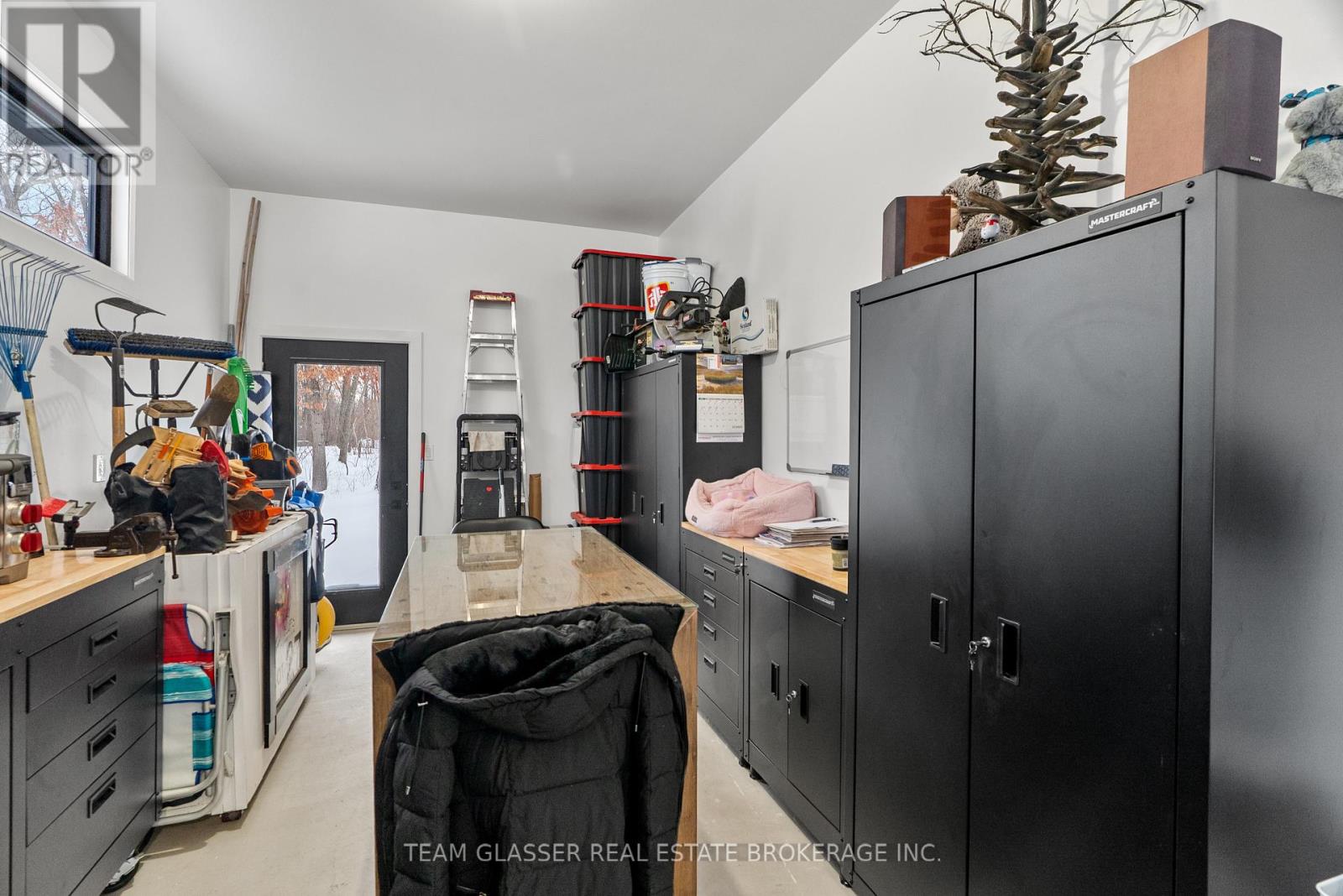 10143 Pinery Bluffs Road, Lambton Shores, Ontario  N0M 1T0 - Photo 45 - X12641572