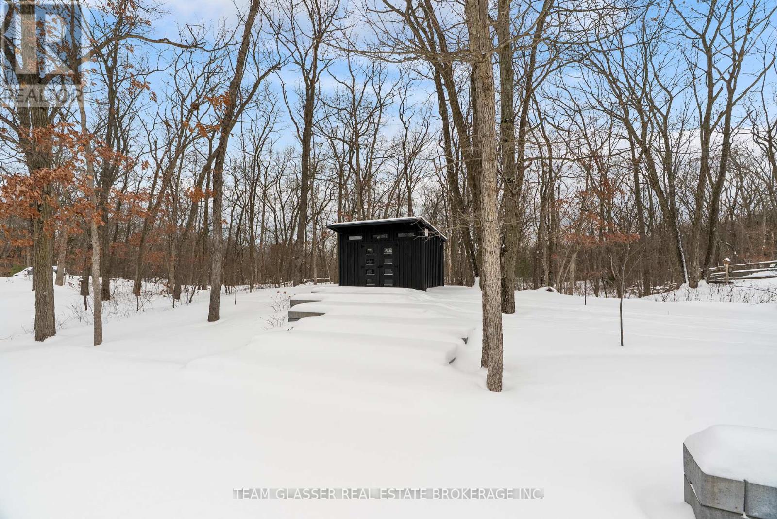 10143 Pinery Bluffs Road, Lambton Shores, Ontario  N0M 1T0 - Photo 50 - X12641572