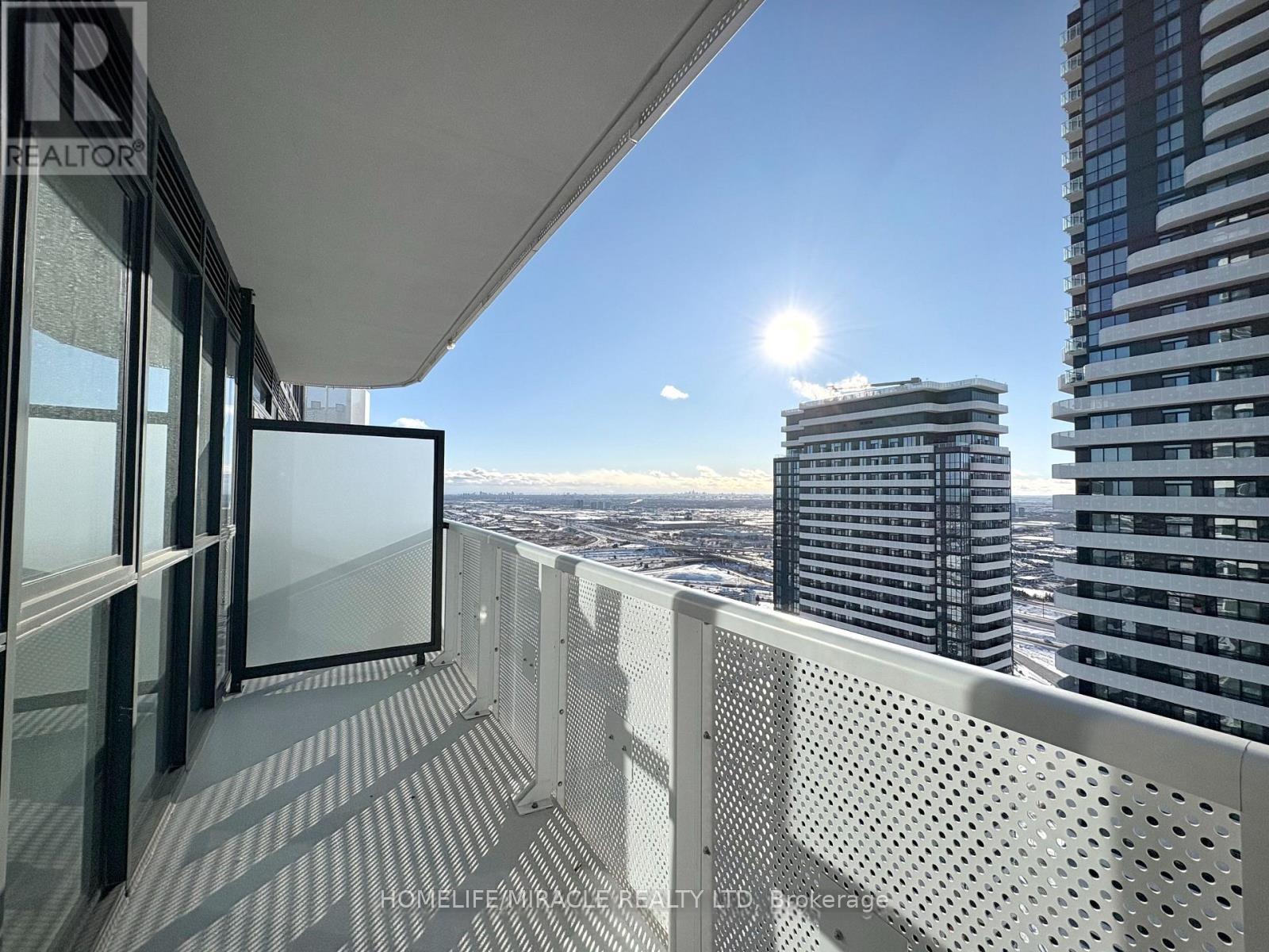 2201 - 8 Interchange Way, Vaughan, Ontario  L4K 4Z7 - Photo 9 - N12641296