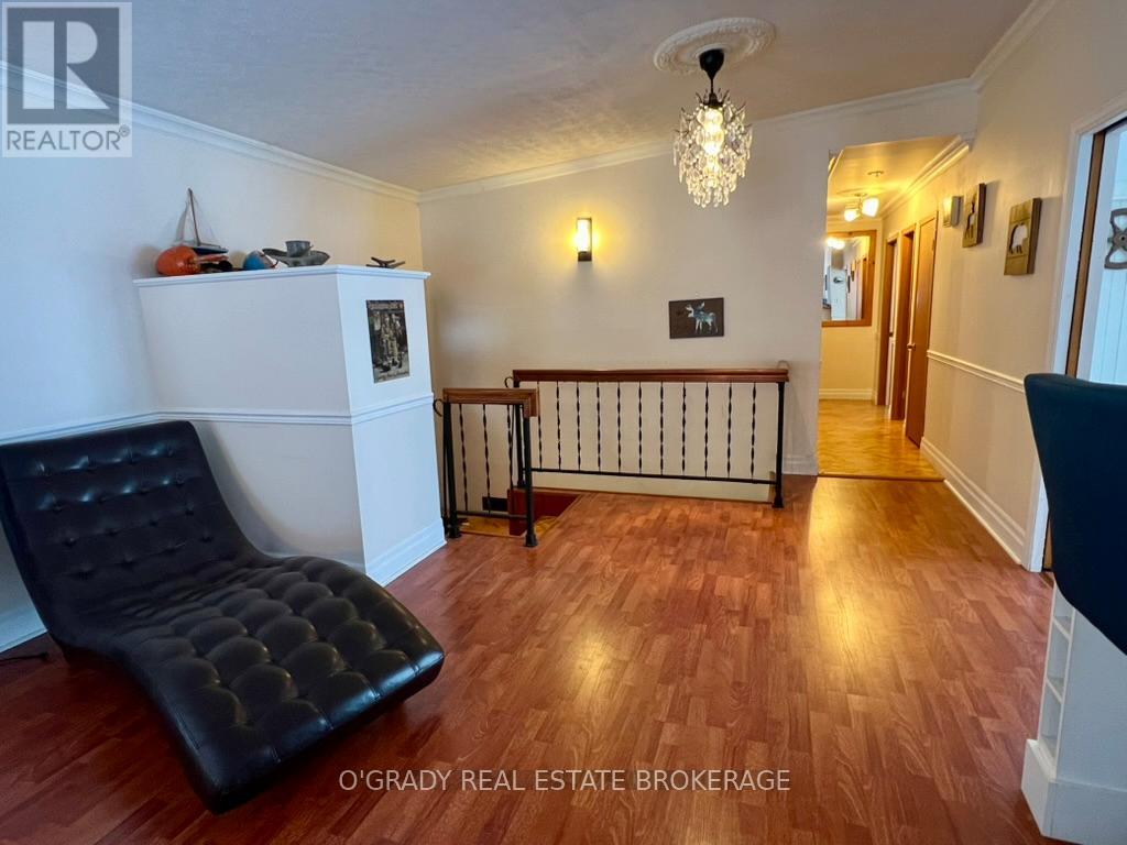 2 Pooles Resort Road, Leeds And The Thousand Islands, Ontario  K0E 1R0 - Photo 33 - X12641368