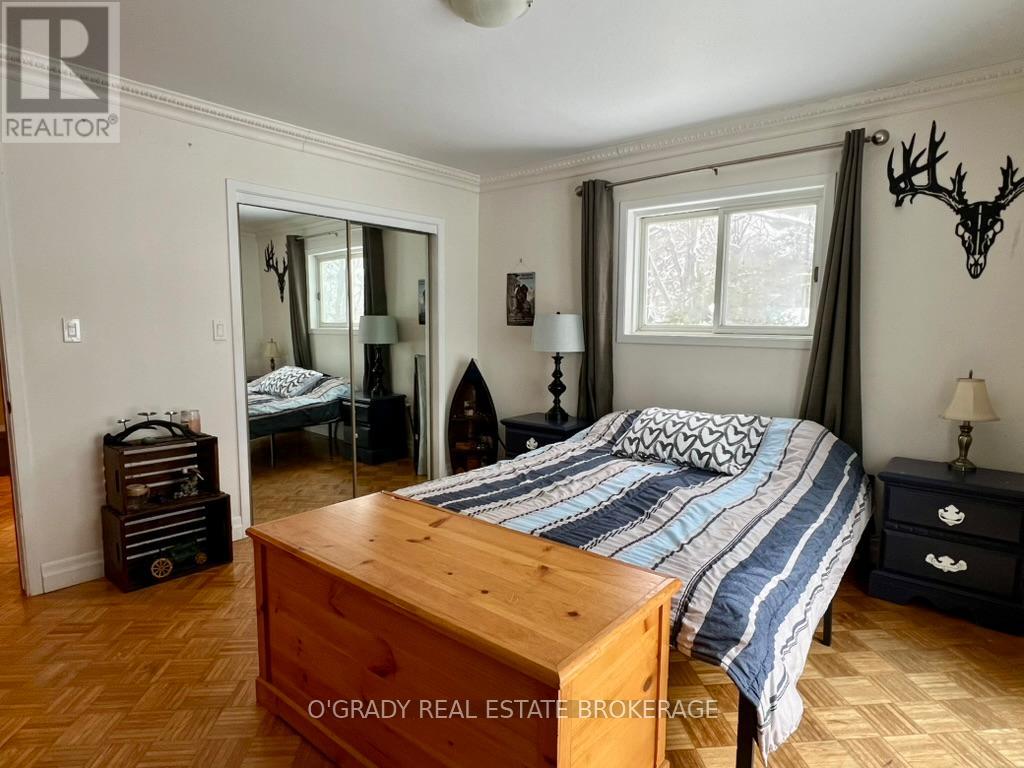 2 Pooles Resort Road, Leeds And The Thousand Islands, Ontario  K0E 1R0 - Photo 35 - X12641368