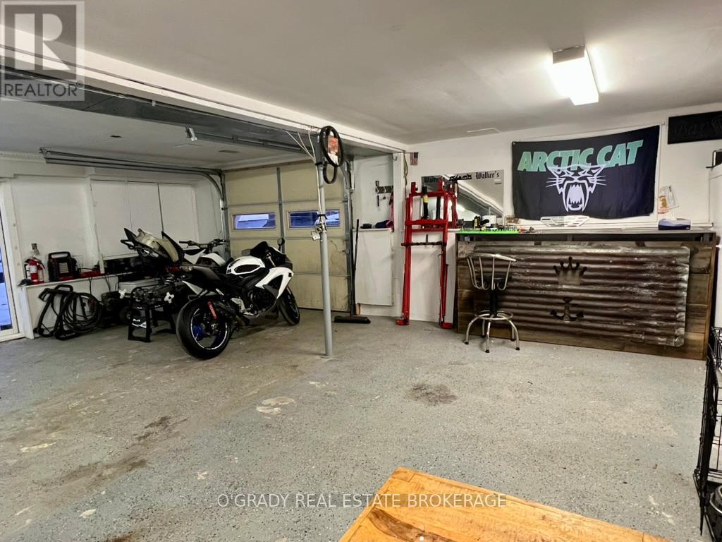 2 Pooles Resort Road, Leeds And The Thousand Islands, Ontario  K0E 1R0 - Photo 47 - X12641368