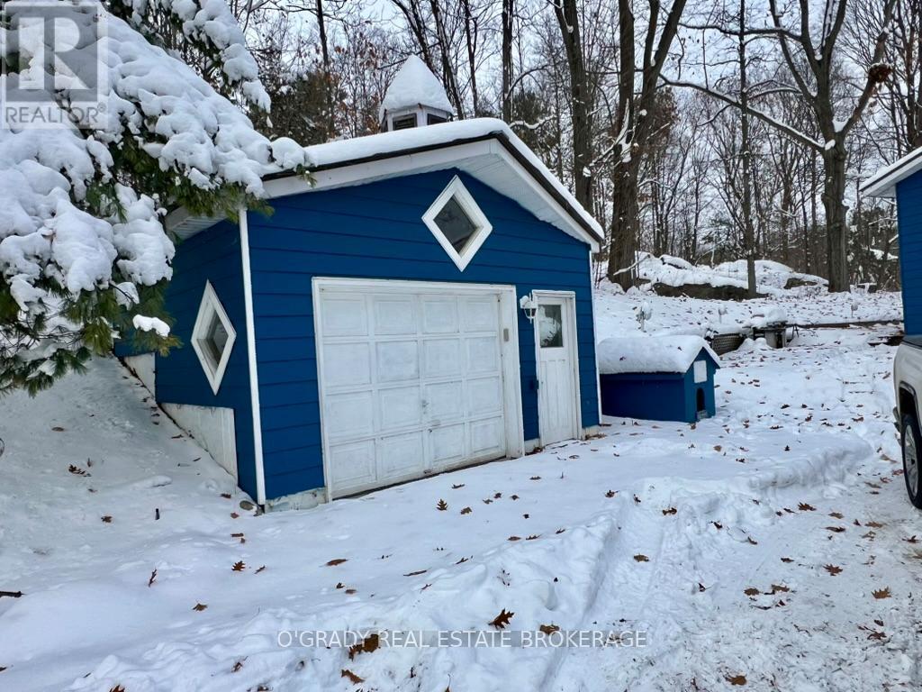 2 Pooles Resort Road, Leeds And The Thousand Islands, Ontario  K0E 1R0 - Photo 49 - X12641368