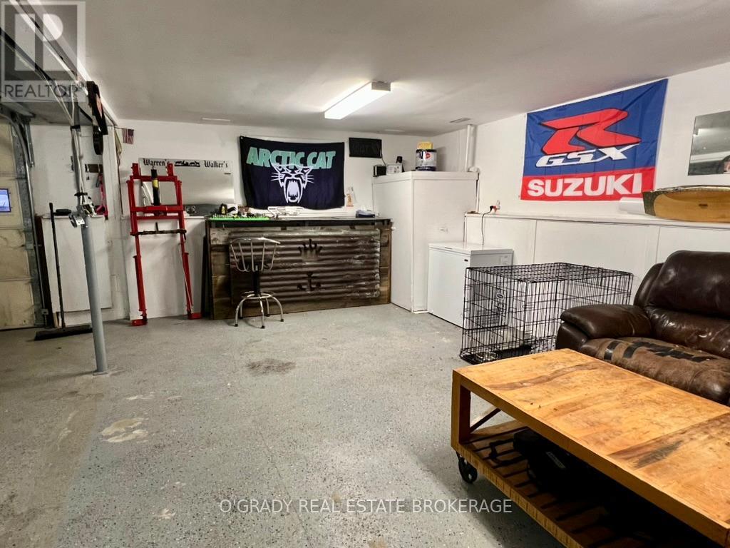 2 Pooles Resort Road, Leeds And The Thousand Islands, Ontario  K0E 1R0 - Photo 46 - X12641368