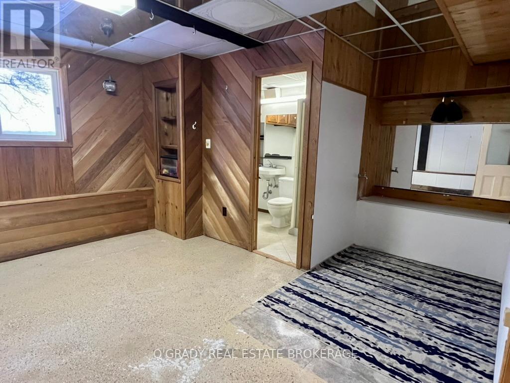 2 Pooles Resort Road, Leeds And The Thousand Islands, Ontario  K0E 1R0 - Photo 43 - X12641368