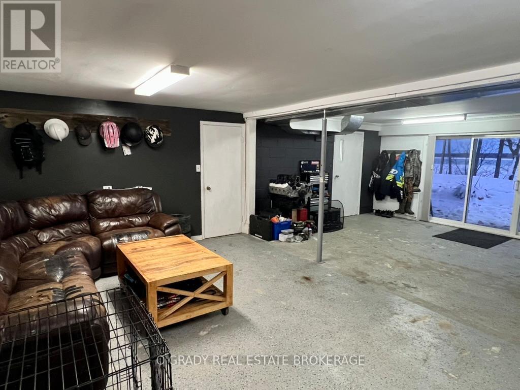 2 Pooles Resort Road, Leeds And The Thousand Islands, Ontario  K0E 1R0 - Photo 45 - X12641368