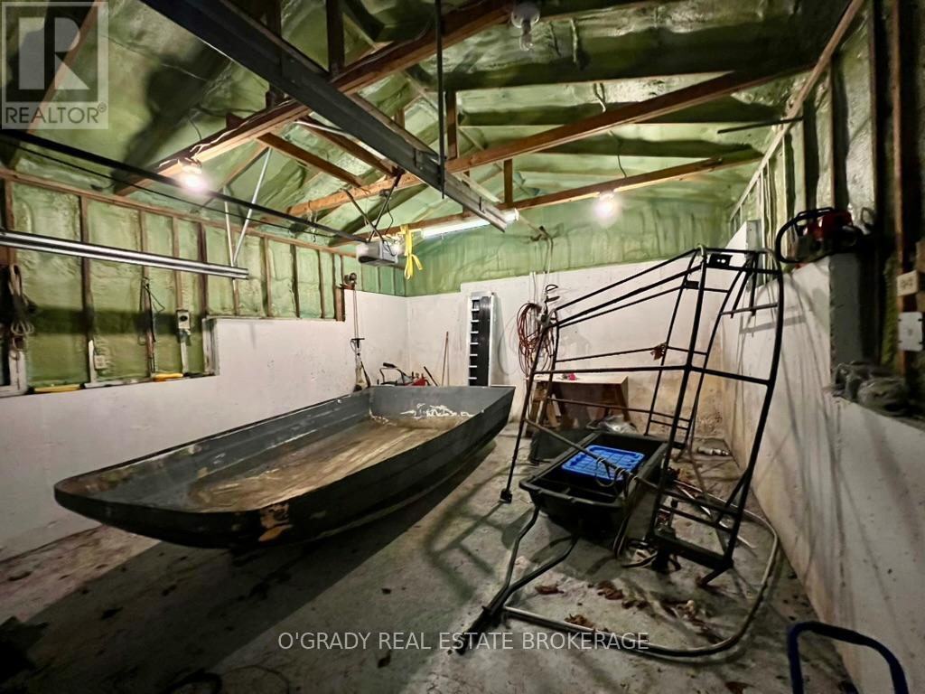 2 Pooles Resort Road, Leeds And The Thousand Islands, Ontario  K0E 1R0 - Photo 50 - X12641368