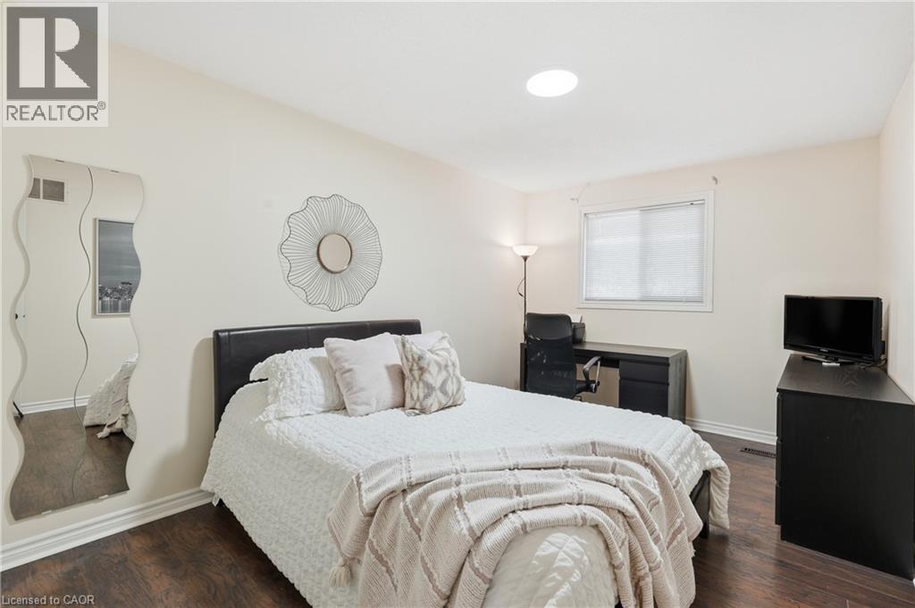 122 Vennio Lane, Hamilton, Ontario  L9B 2Y7 - Photo 19 - 40794500