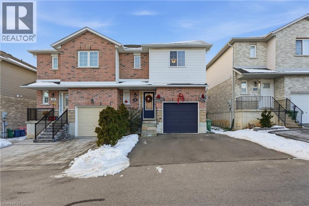 122 Vennio Lane, Hamilton, Ontario  L9B 2Y7 - Photo 2 - 40794500