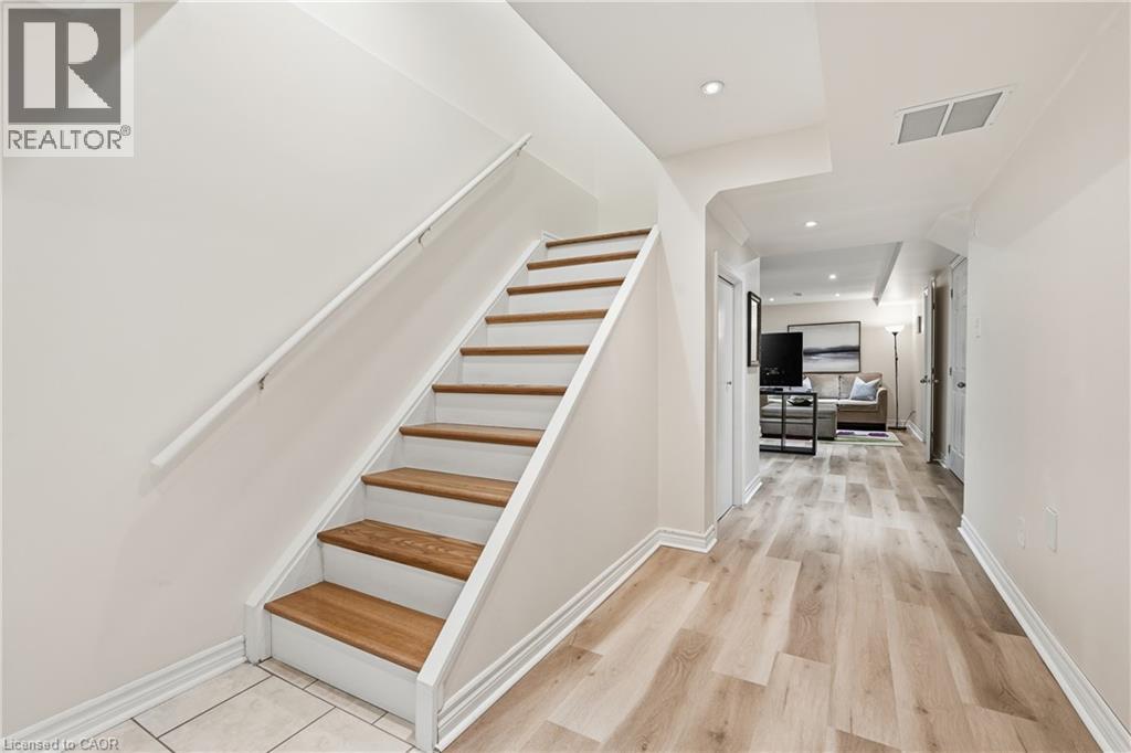 122 Vennio Lane, Hamilton, Ontario  L9B 2Y7 - Photo 30 - 40794500