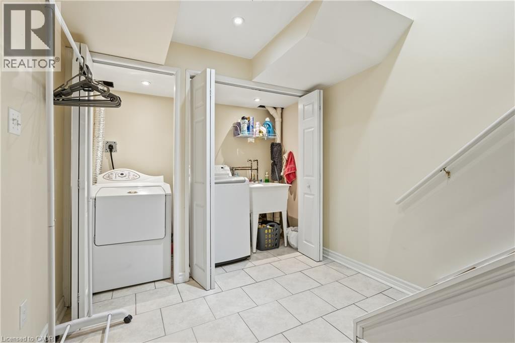 122 Vennio Lane, Hamilton, Ontario  L9B 2Y7 - Photo 31 - 40794500