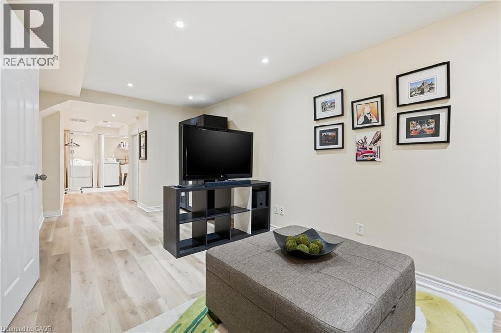 122 Vennio Lane, Hamilton, Ontario  L9B 2Y7 - Photo 34 - 40794500