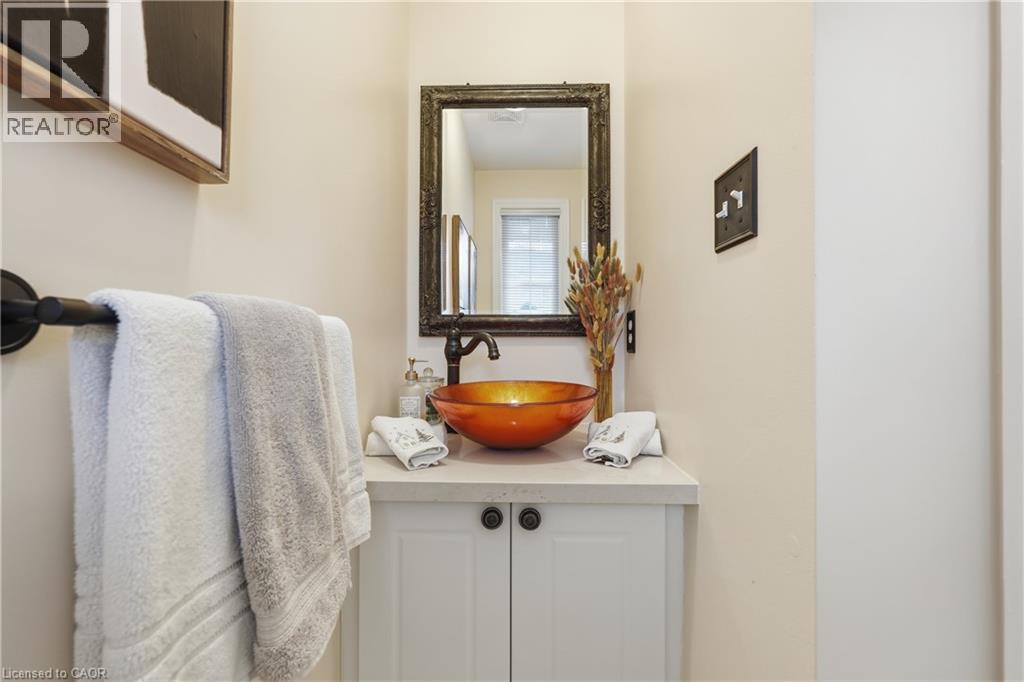 122 Vennio Lane, Hamilton, Ontario  L9B 2Y7 - Photo 8 - 40794500