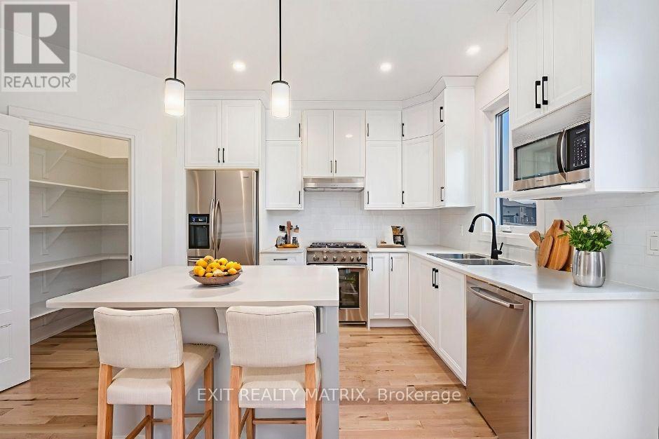 956 Cologne Street, Russell, Ontario  K0A 1W0 - Photo 7 - X12453809