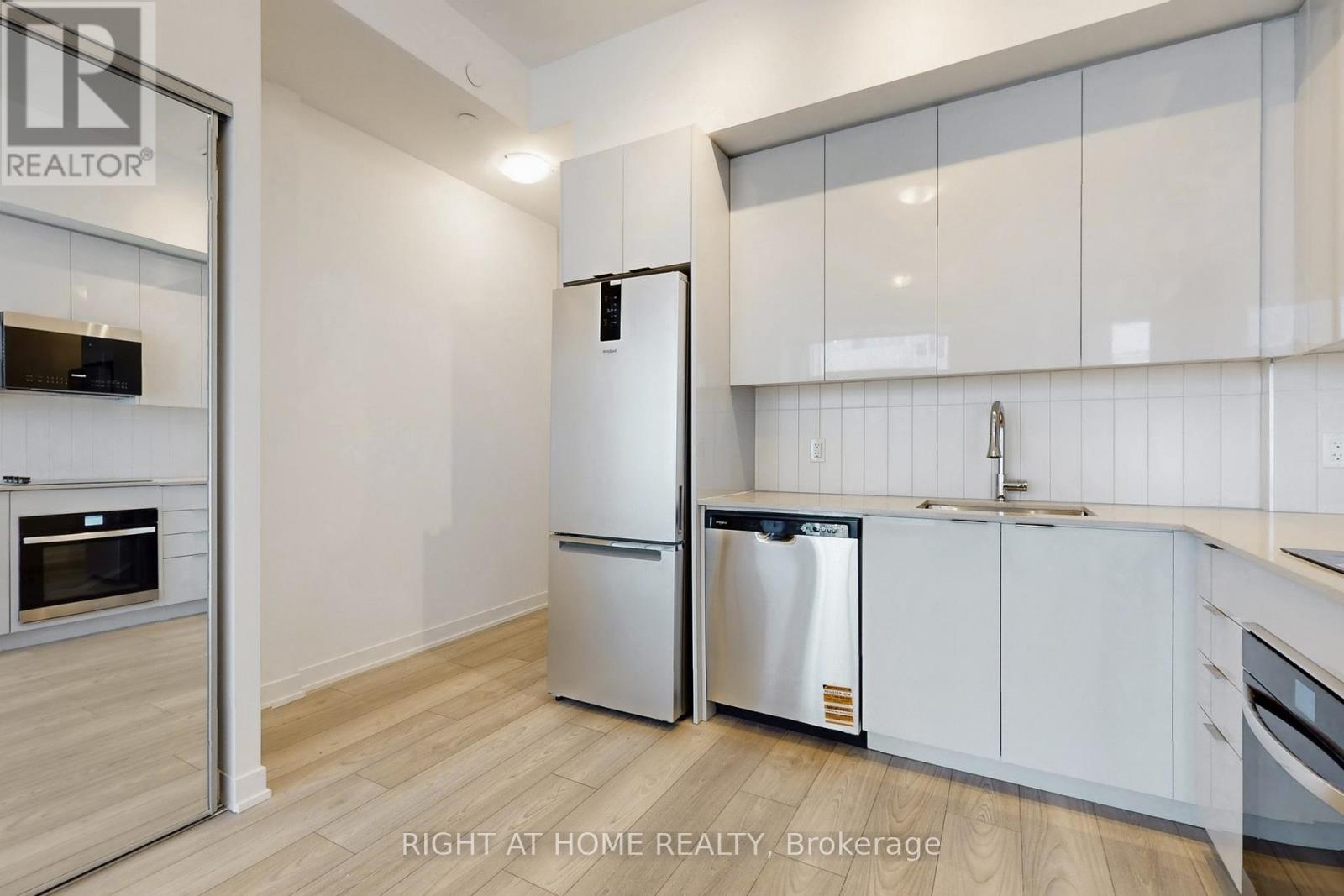 2501 - 474 Caldari Road, Vaughan, Ontario  L4K 0R5 - Photo 11 - N12641582