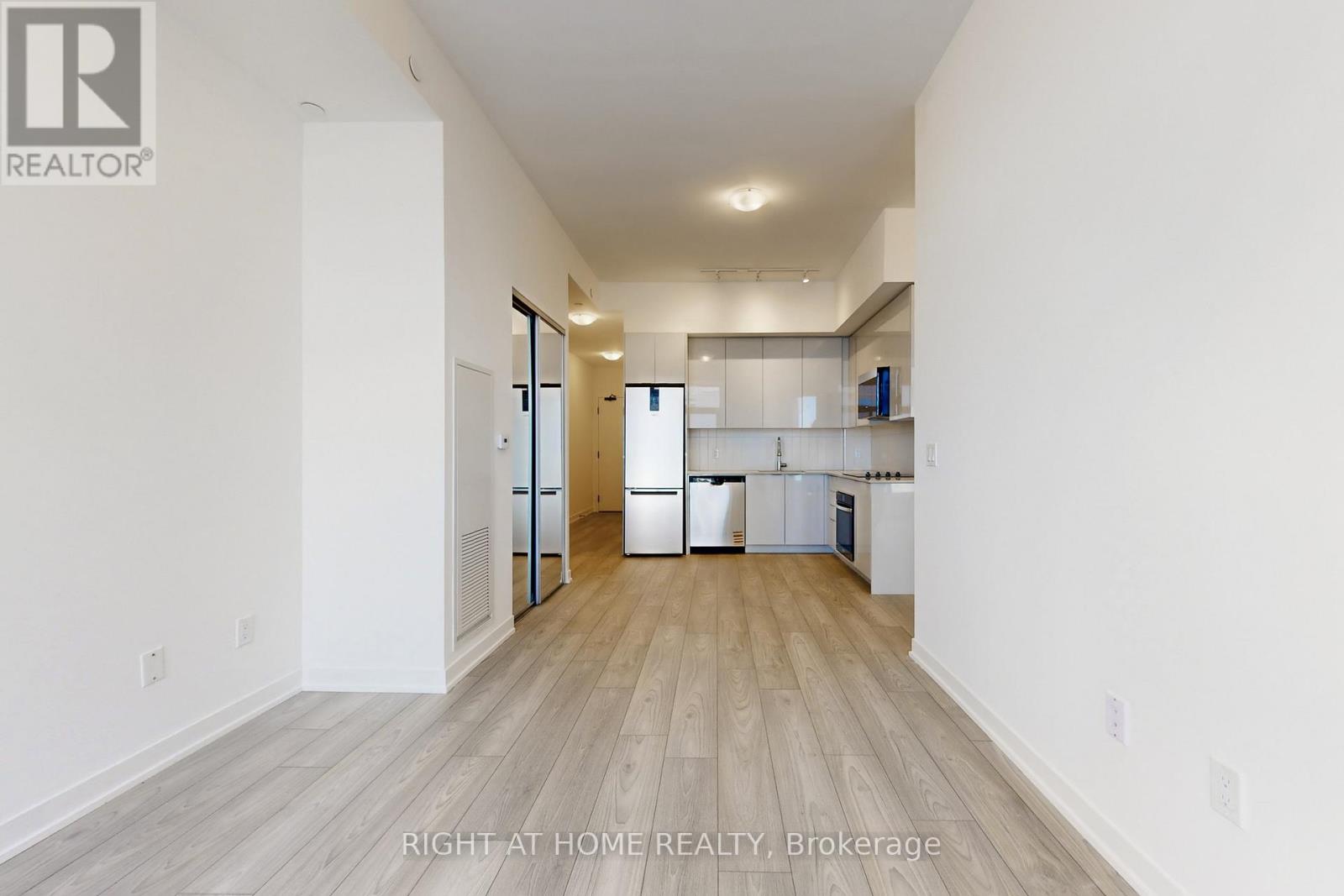 2501 - 474 Caldari Road, Vaughan, Ontario  L4K 0R5 - Photo 8 - N12641582