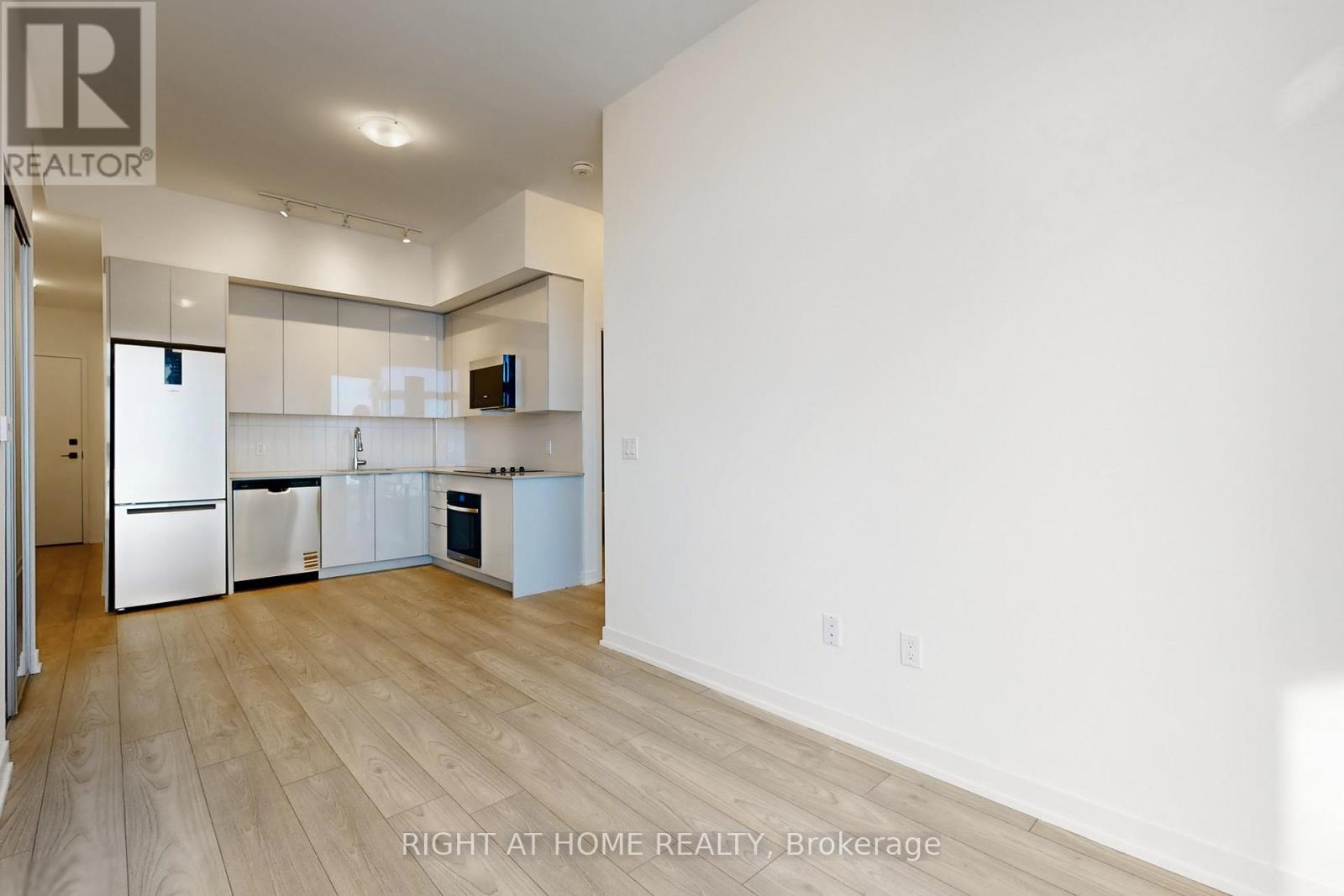 2501 - 474 Caldari Road, Vaughan, Ontario  L4K 0R5 - Photo 9 - N12641582