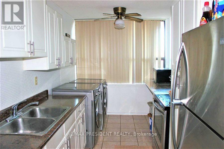 103 - 17 Knightsbridge Road, Brampton, Ontario  L6T 3X9 - Photo 3 - W12641556