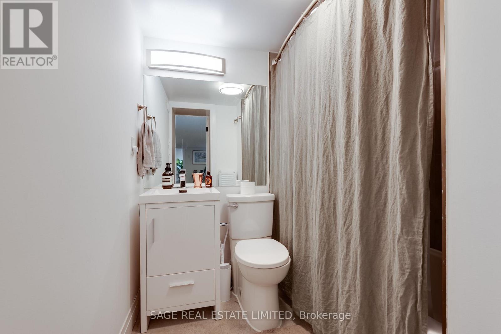 Lower - 57 Westmoreland Avenue, Toronto, Ontario  M6H 2Z8 - Photo 6 - W12641580