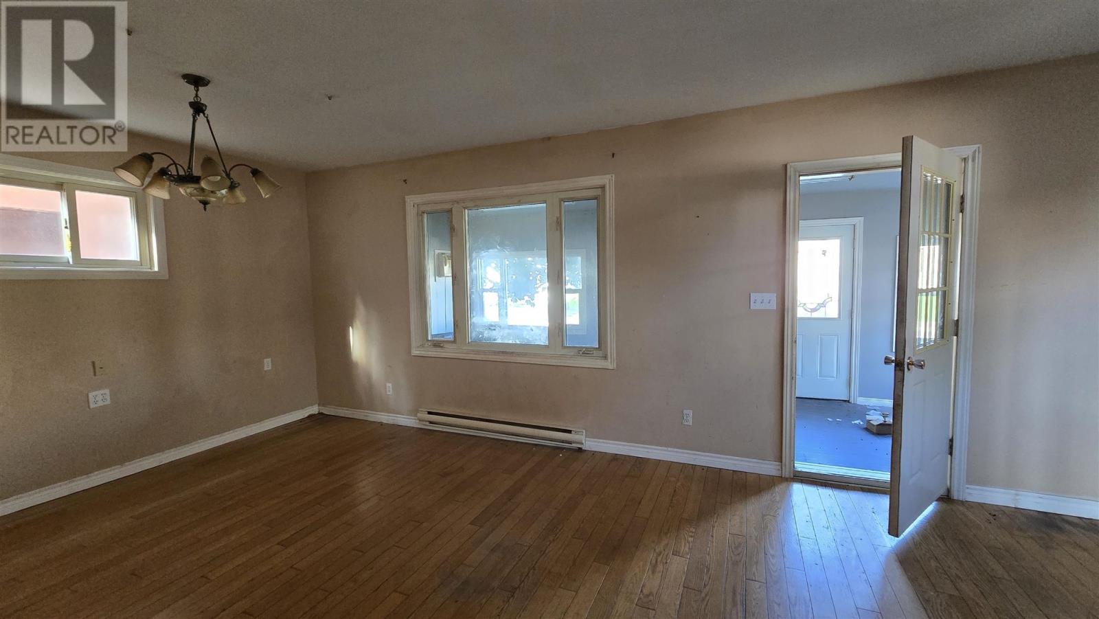 35 Albert St E, Sault Ste. Marie, Ontario  P6A 2H7 - Photo 4 - SM253429