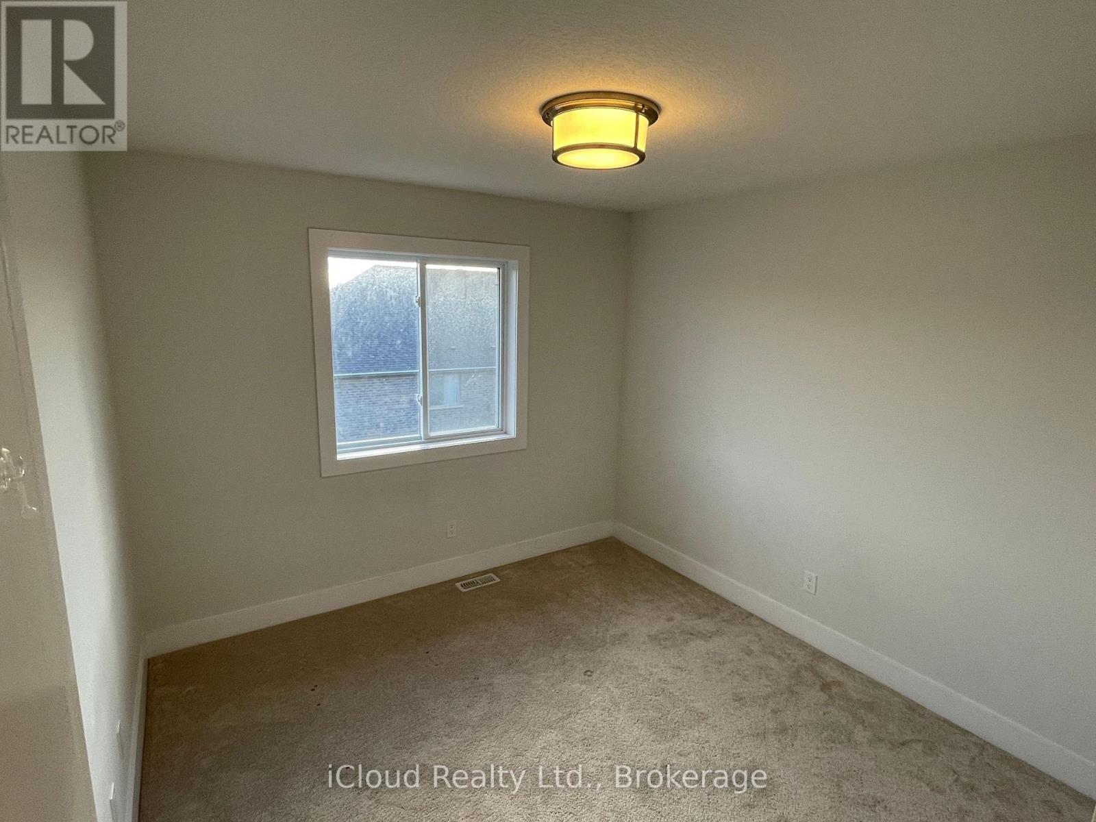 167 Forest Creek Drive, Kitchener, Ontario  N2R 0M1 - Photo 10 - X12641592