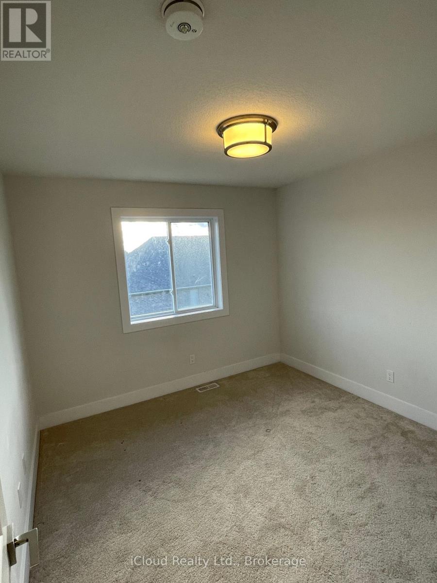 167 Forest Creek Drive, Kitchener, Ontario  N2R 0M1 - Photo 11 - X12641592