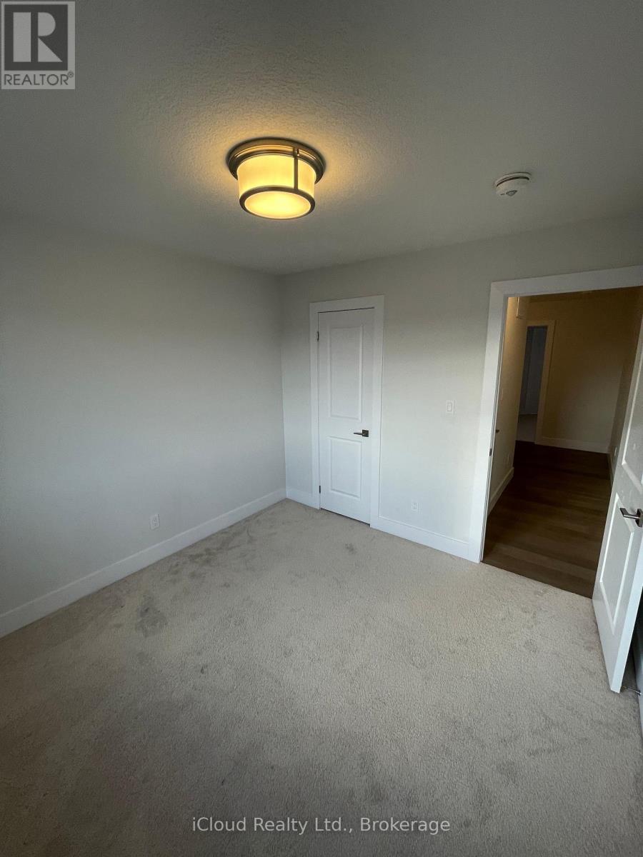 167 Forest Creek Drive, Kitchener, Ontario  N2R 0M1 - Photo 13 - X12641592