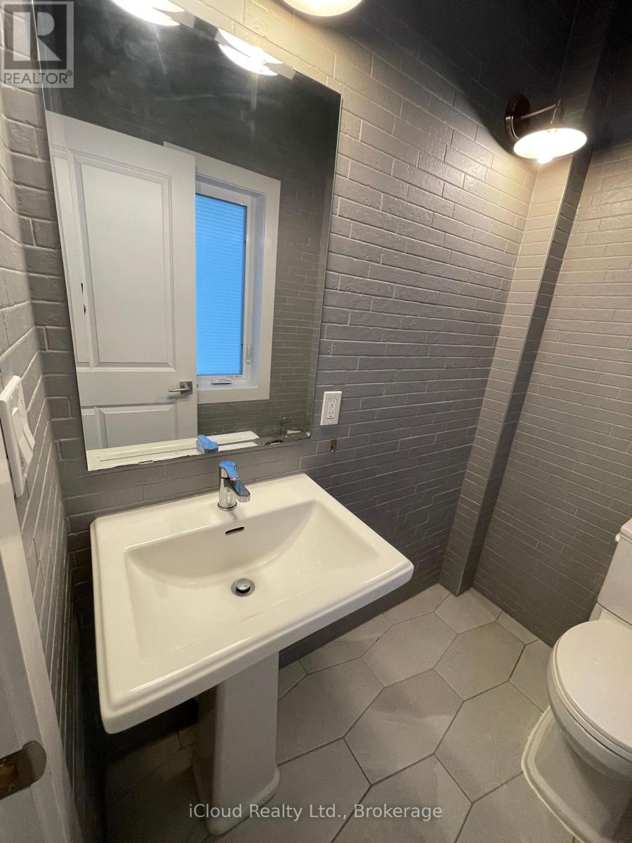 167 Forest Creek Drive, Kitchener, Ontario  N2R 0M1 - Photo 17 - X12641592