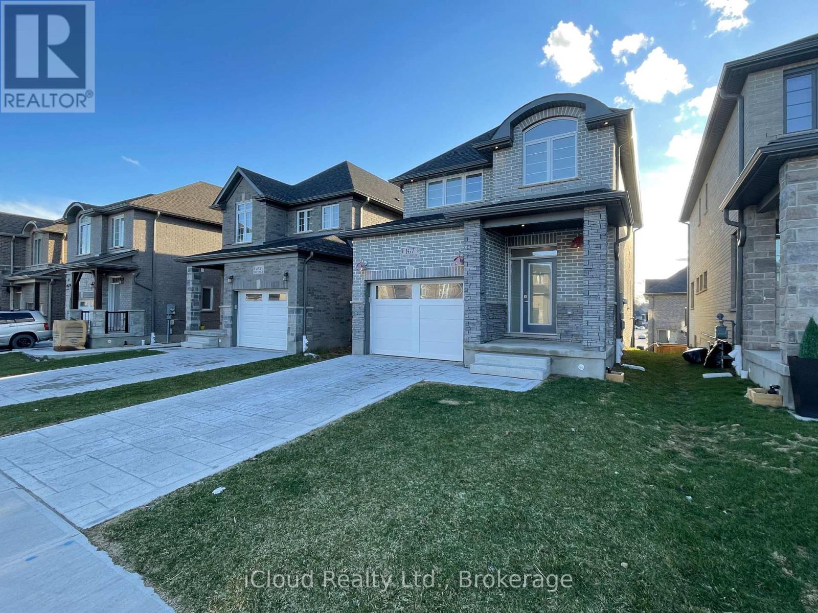 167 Forest Creek Drive, Kitchener, Ontario  N2R 0M1 - Photo 2 - X12641592