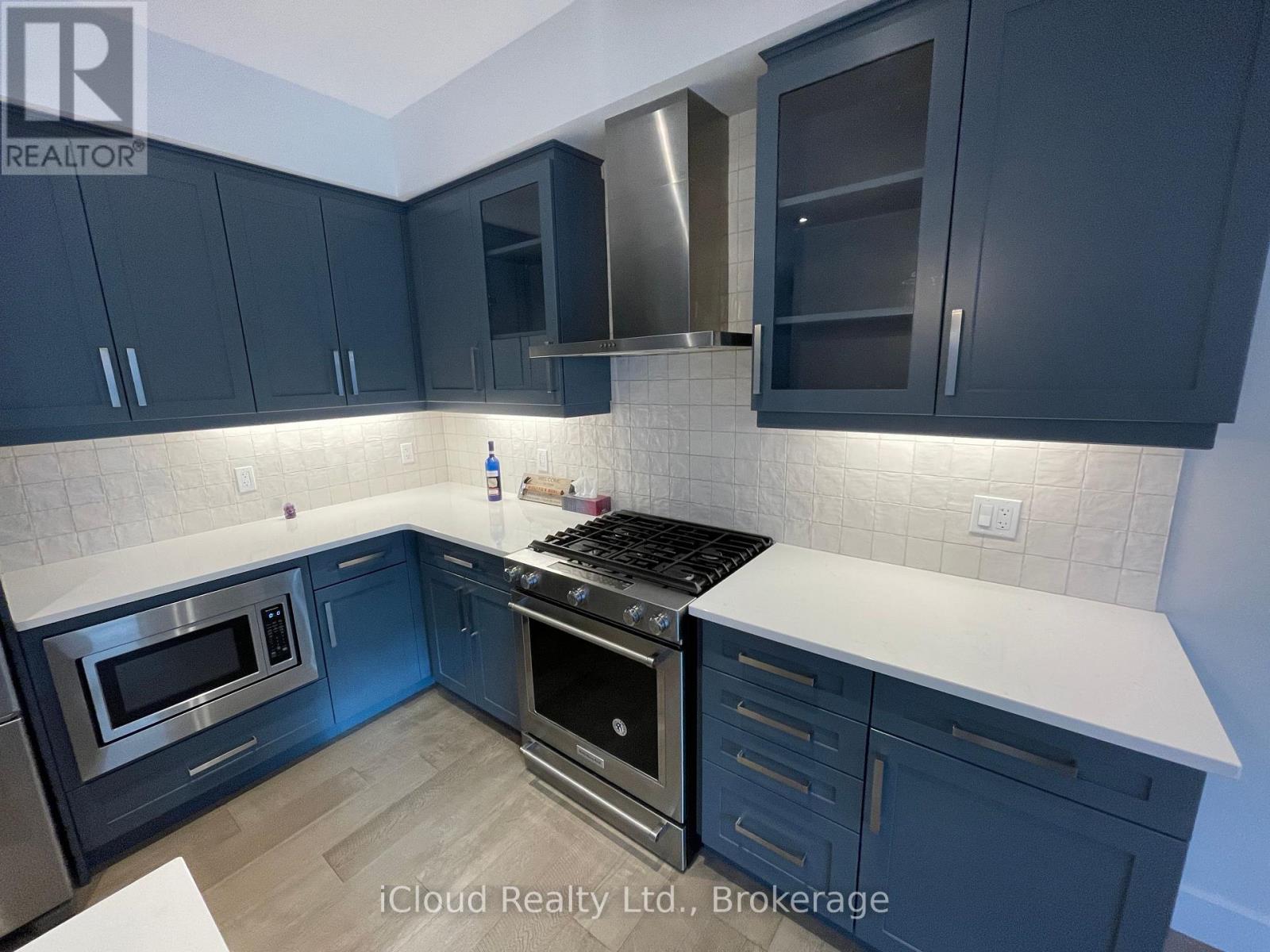 167 Forest Creek Drive, Kitchener, Ontario  N2R 0M1 - Photo 4 - X12641592