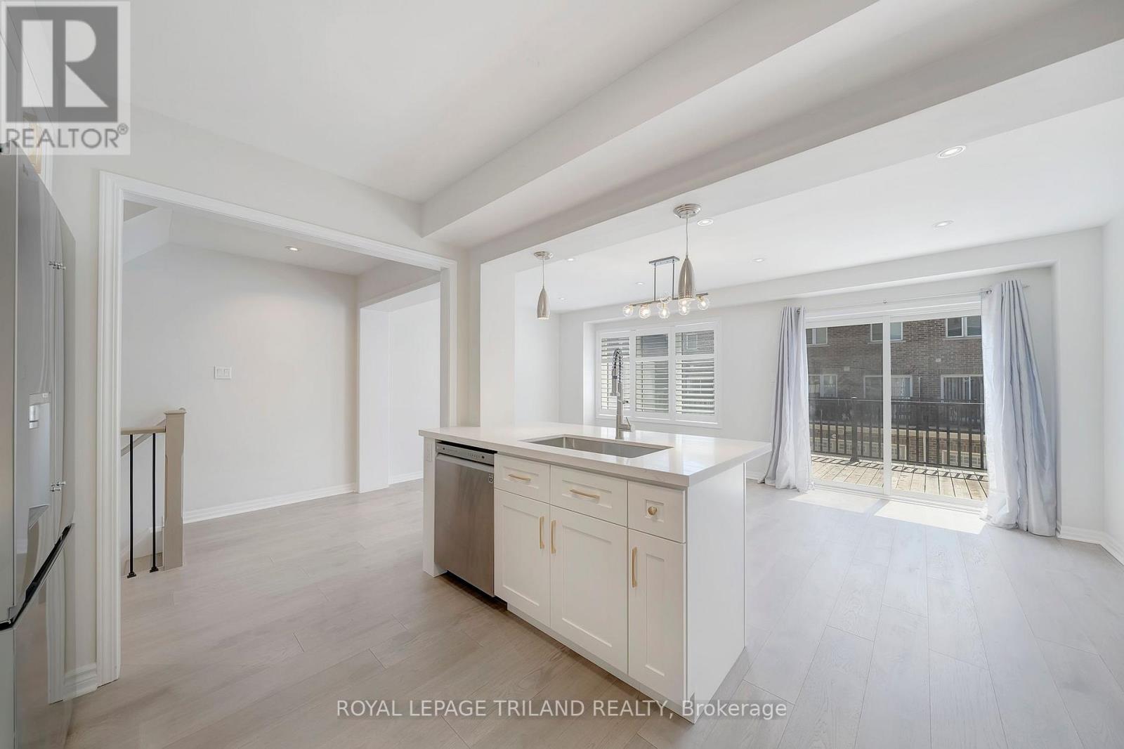 244 Ellen Davidson Drive, Oakville, Ontario  L6M 0V2 - Photo 11 - W12641702