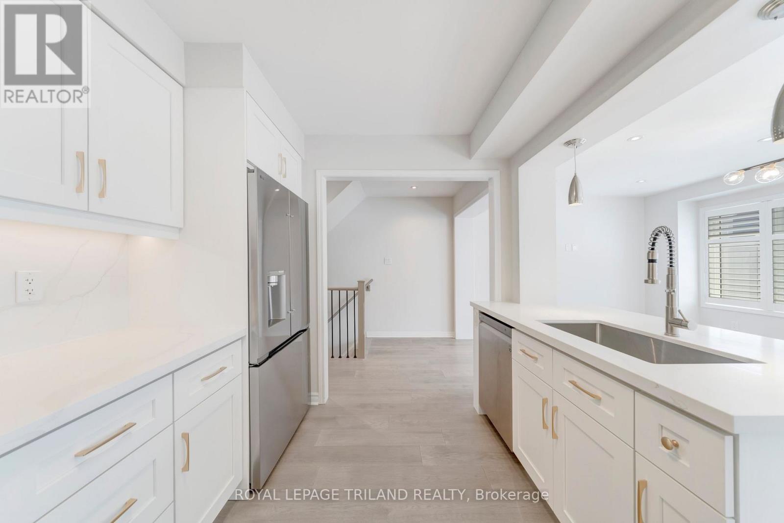 244 Ellen Davidson Drive, Oakville, Ontario  L6M 0V2 - Photo 12 - W12641702