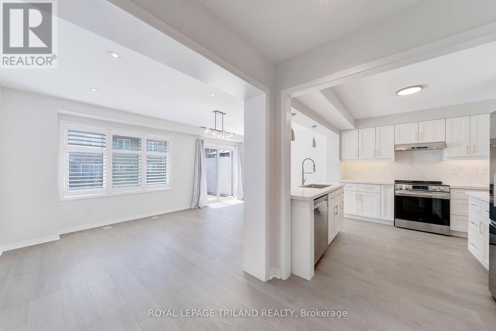 244 Ellen Davidson Drive, Oakville, Ontario  L6M 0V2 - Photo 9 - W12641702