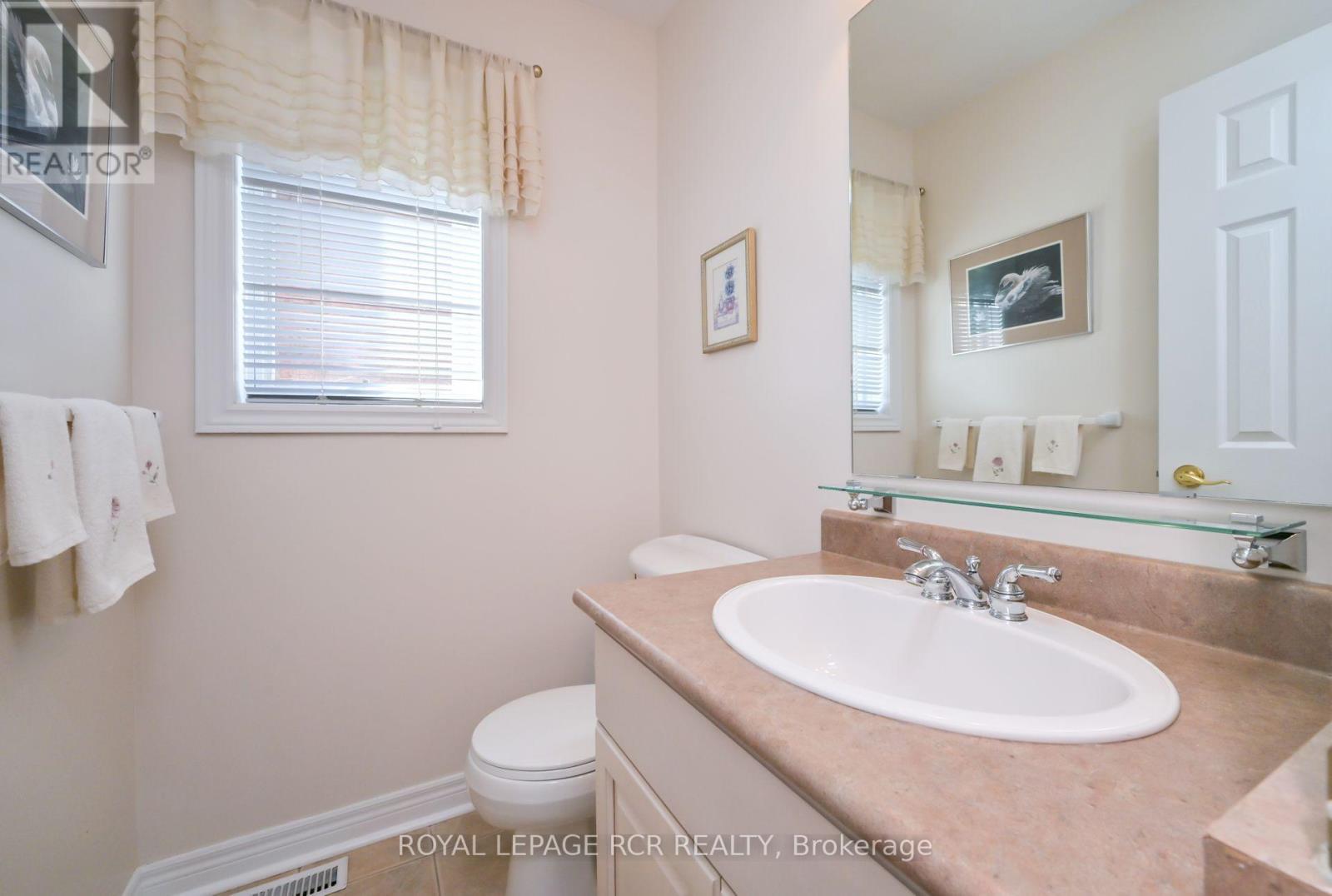 83 Bella Vista Trail, New Tecumseth, Ontario  L9R 2E2 - Photo 18 - N12404364