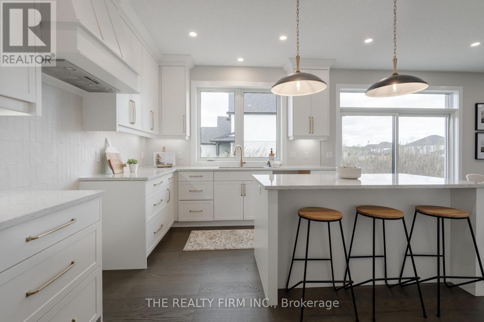 158 Harvest Lane, Thames Centre, Ontario  N0L 1G2 - Photo 10 - X12641688