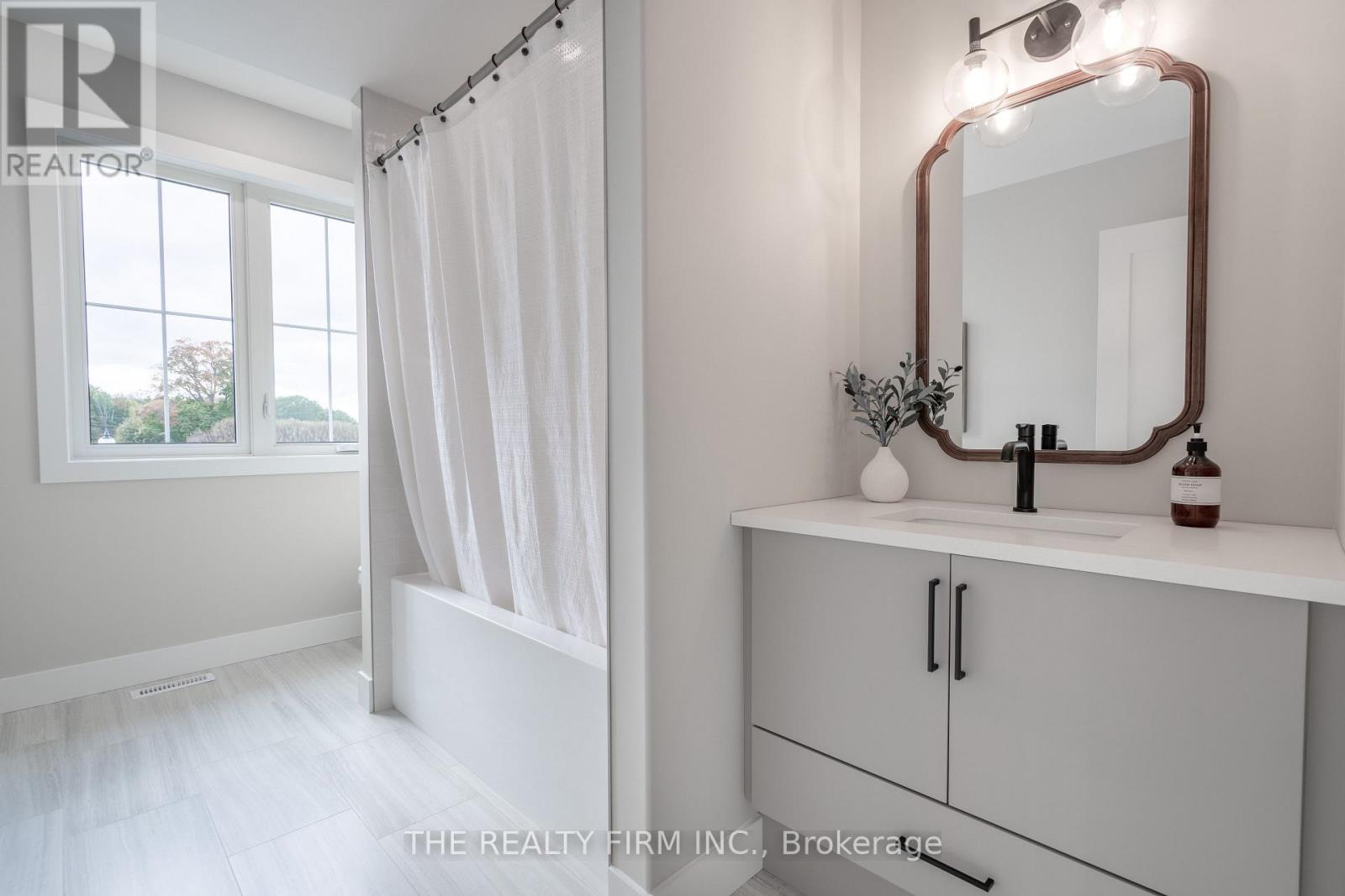 158 Harvest Lane, Thames Centre, Ontario  N0L 1G2 - Photo 19 - X12641688