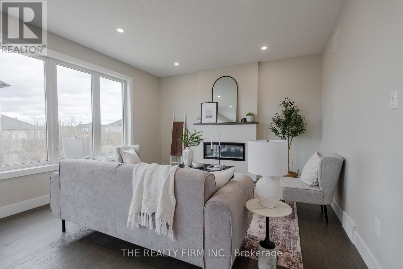 158 Harvest Lane, Thames Centre, Ontario  N0L 1G2 - Photo 5 - X12641688