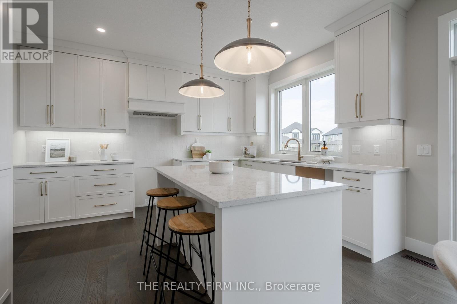 158 Harvest Lane, Thames Centre, Ontario  N0L 1G2 - Photo 9 - X12641688