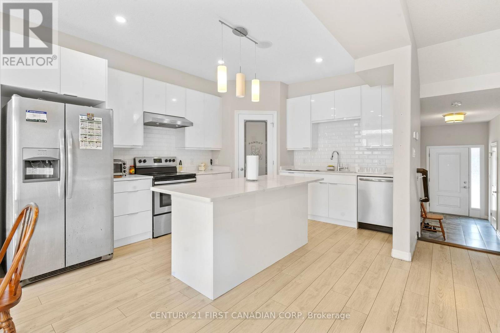 56 - 811 Sarnia Road, London North, Ontario  N6H 0K3 - Photo 5 - X12641700