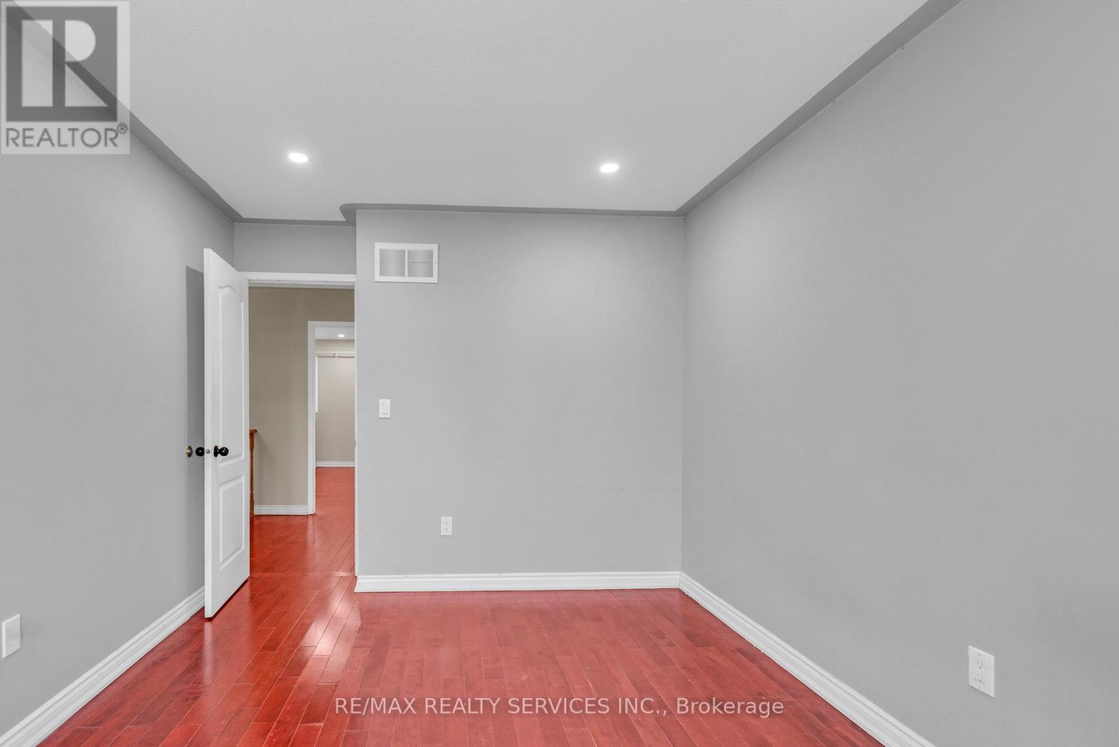 108 Beavervalley Drive, Brampton, Ontario  L7A 3W6 - Photo 15 - W12635740