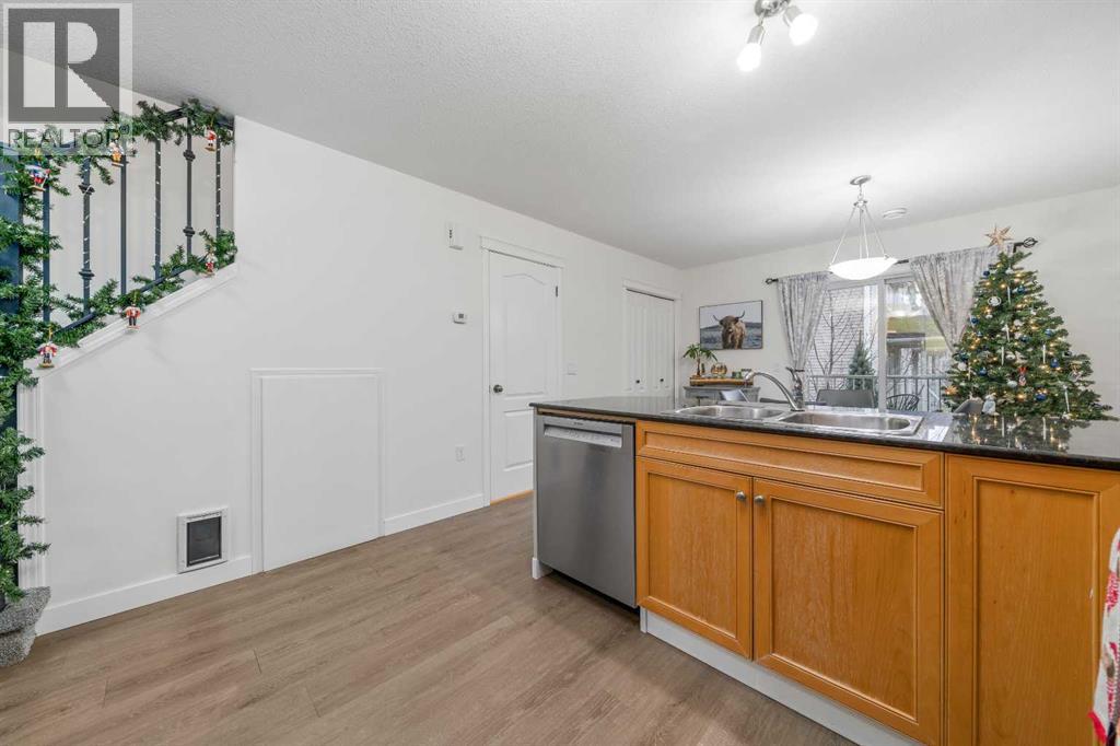 48 Somerset Lane Se, Medicine Hat, Alberta  T1B 0E7 - Photo 12 - A2275657