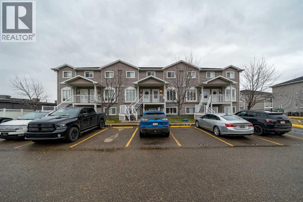 48 Somerset Lane Se, Medicine Hat, Alberta  T1B 0E7 - Photo 2 - A2275657