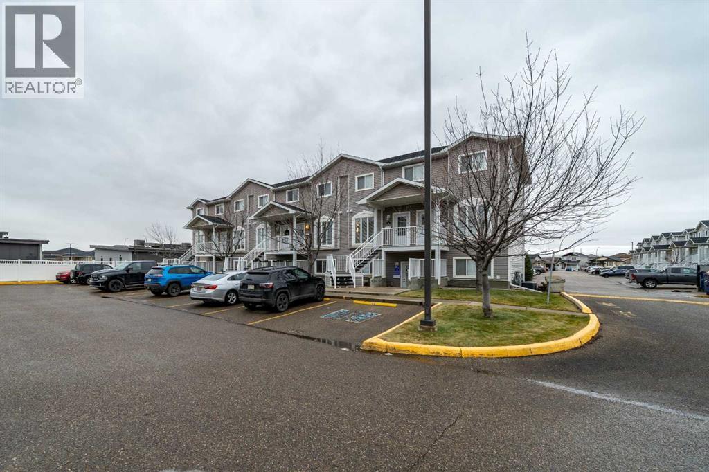 48 Somerset Lane Se, Medicine Hat, Alberta  T1B 0E7 - Photo 3 - A2275657