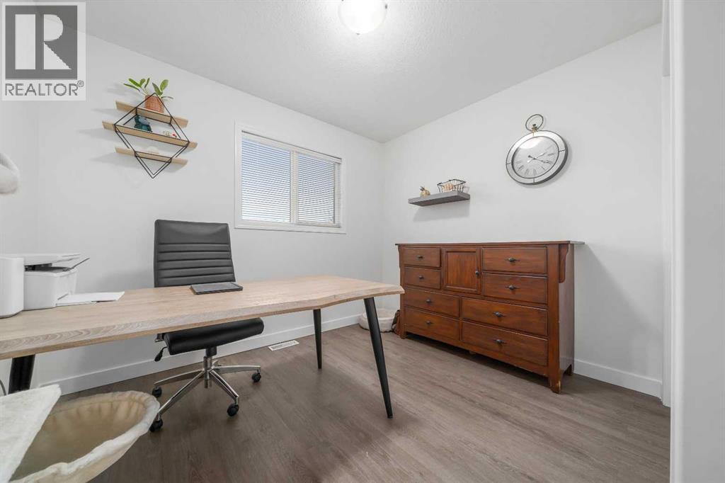 48 Somerset Lane Se, Medicine Hat, Alberta  T1B 0E7 - Photo 30 - A2275657